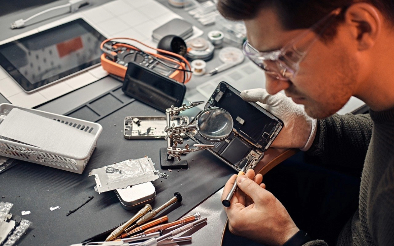 Secrets to Hiring the Right Restoration Technician You Need to Know! (Shhh)